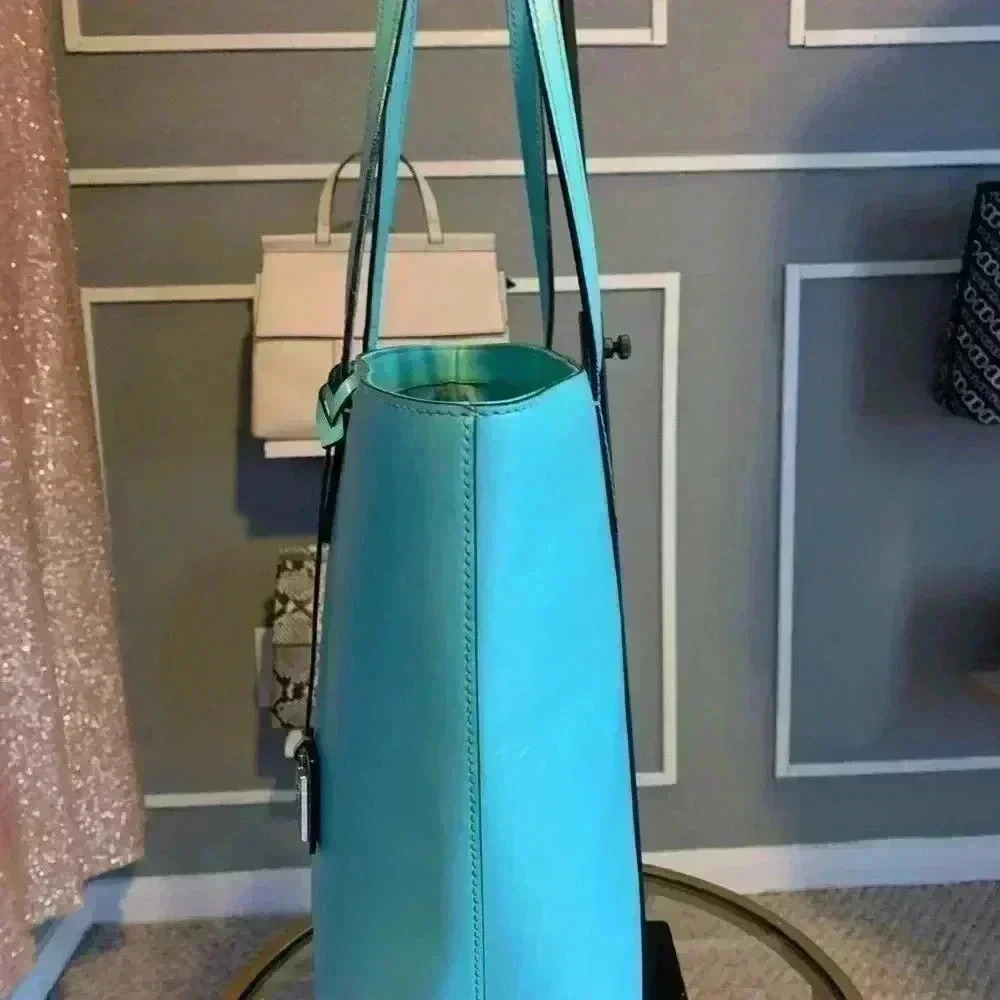 Kate Spade New York Tote Handbag Aqua Color. - Picture 8 of 16